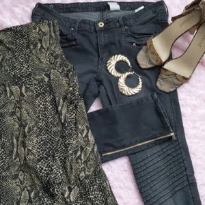 Snake print turtle neck